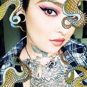 Meet your Posher, Lena